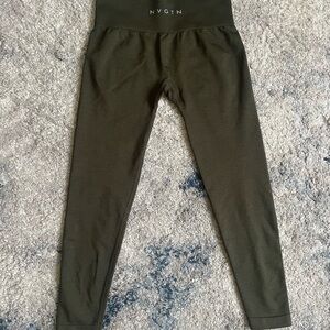 NVGTN Green Leggings with Elastic Waistband and Stretchy Fabric